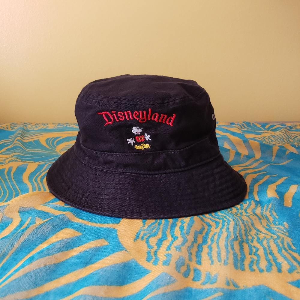 Bucket hat